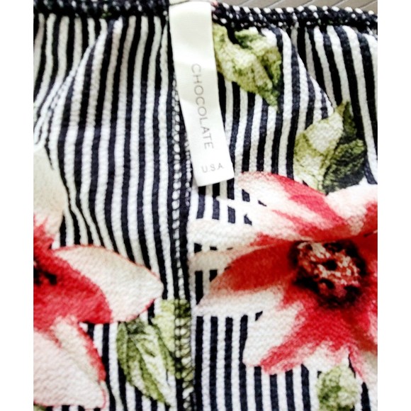 Chocolate U.S.A. Y-Back Top Black/White Striped Flowers VNeck Flowy Small - Picture 3 of 3
